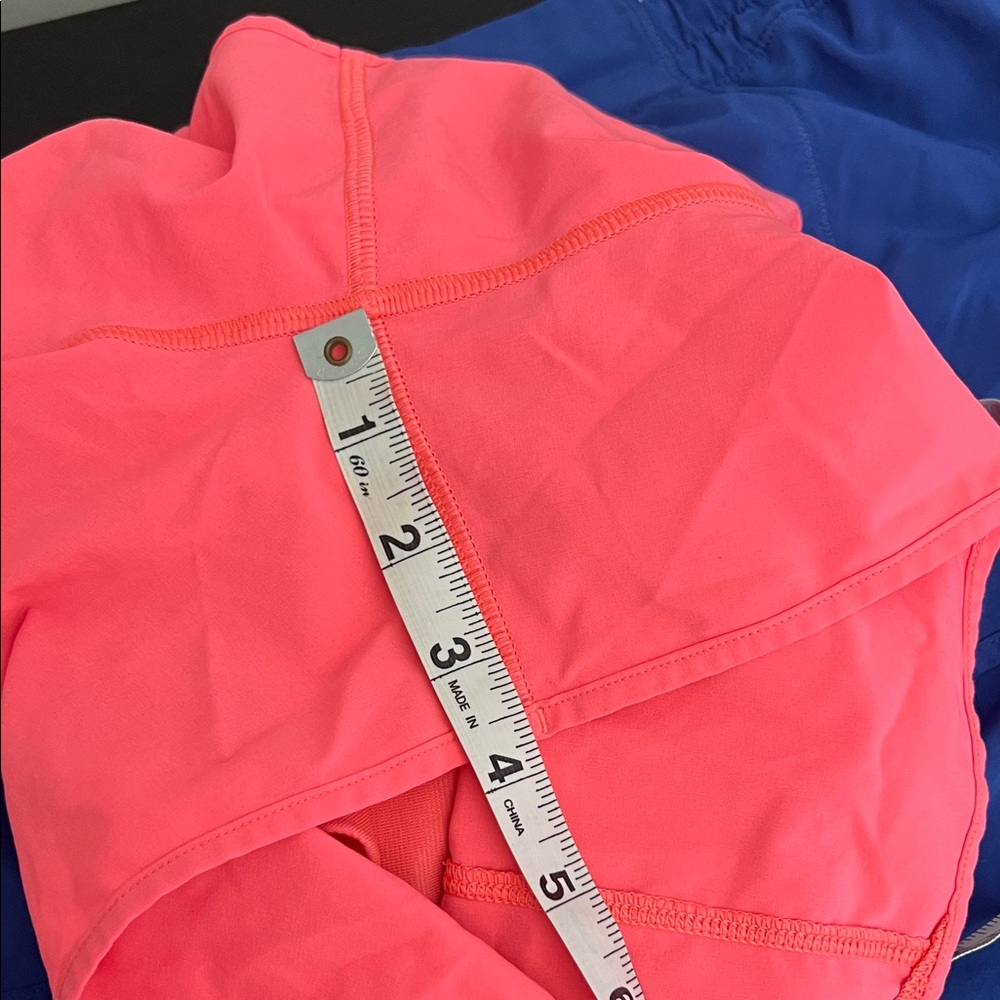 Lululemon hotty hot Shorts - Picture 5 of 5